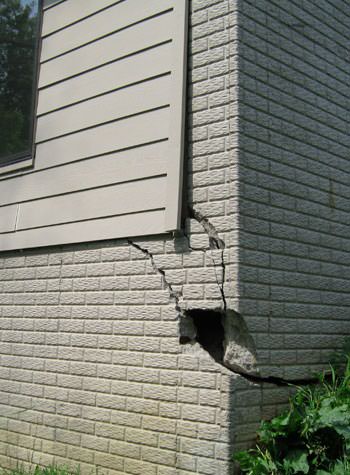 severe cracking of structural walls in Mason City